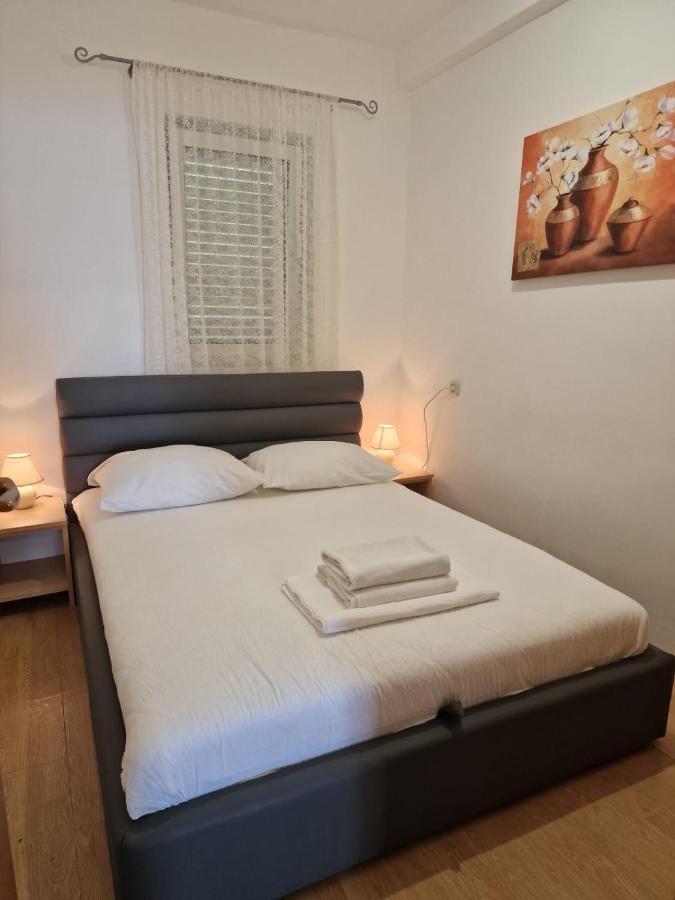 Villa Roing S Stanici Buitenkant foto
