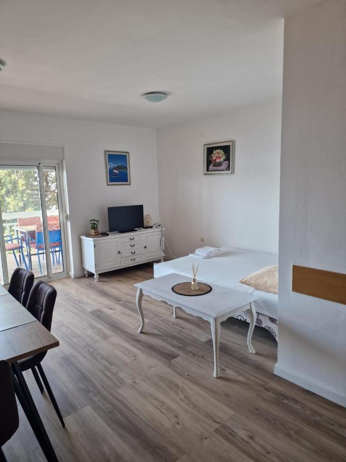 Villa Roing S Stanici Buitenkant foto