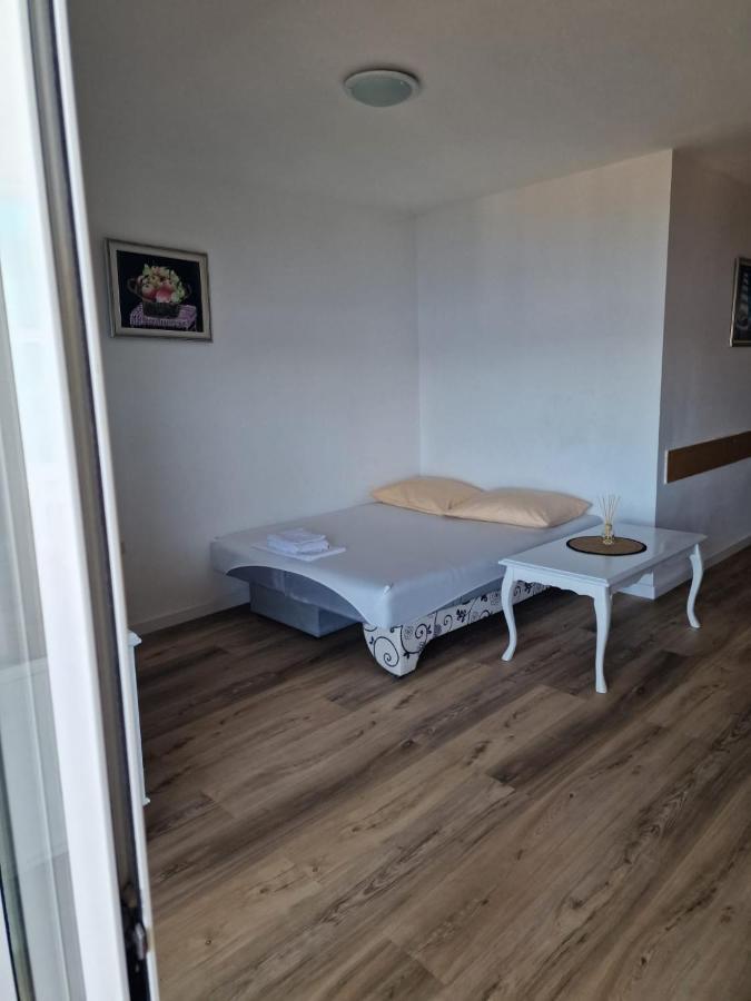 Villa Roing S Stanici Buitenkant foto